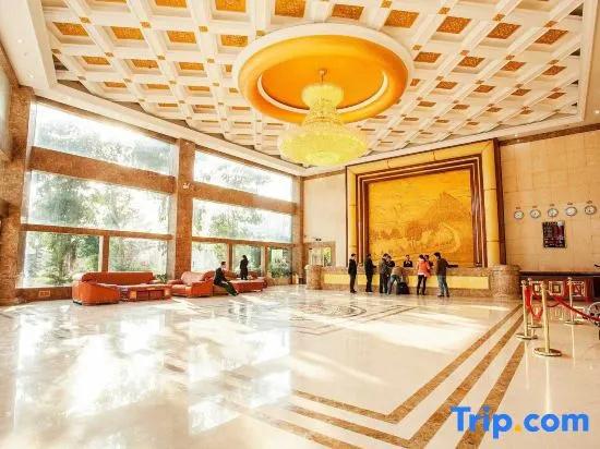 Oriental Crown Holiday Hotel - главное фото