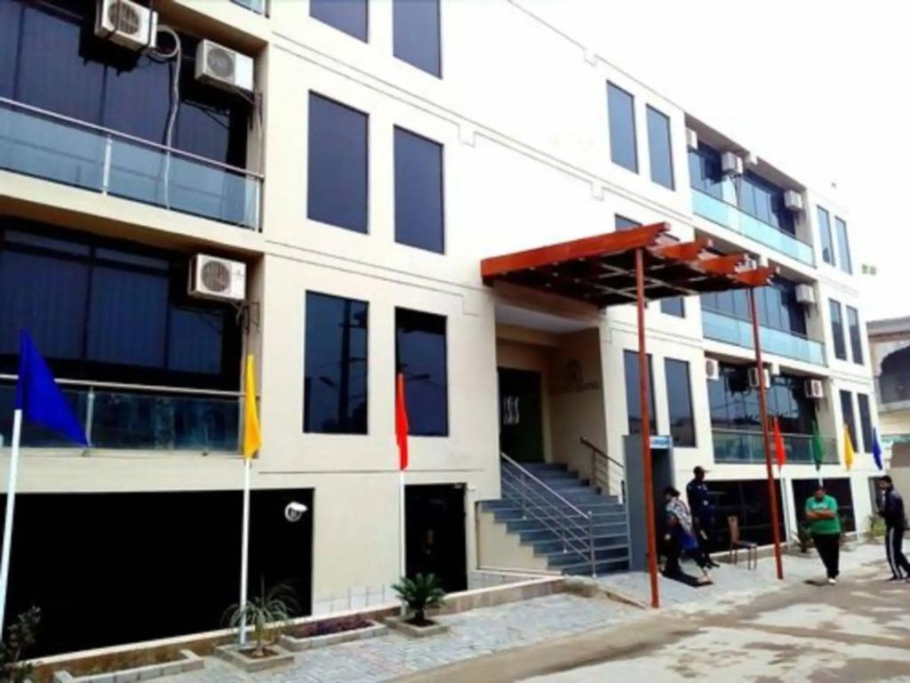 Bling Hotel International - главное фото