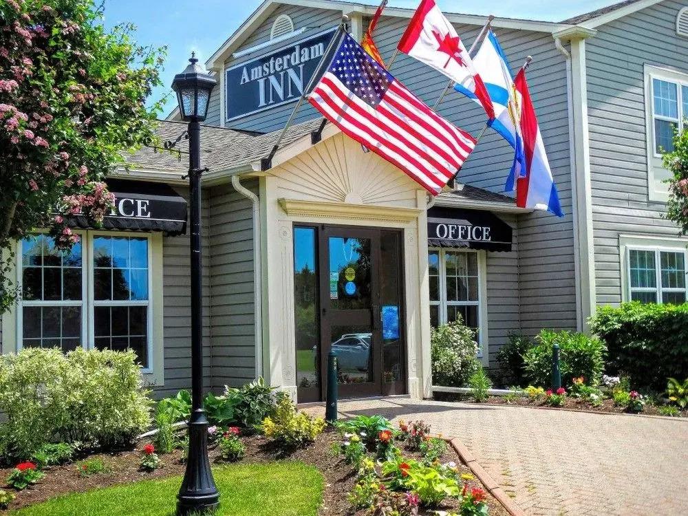 Amsterdam Inn Sussex - главное фото