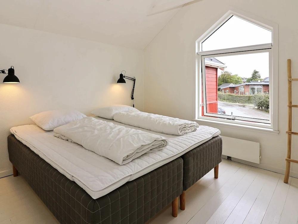 Spacious Apartment for 6 in Hadsund - главное фото