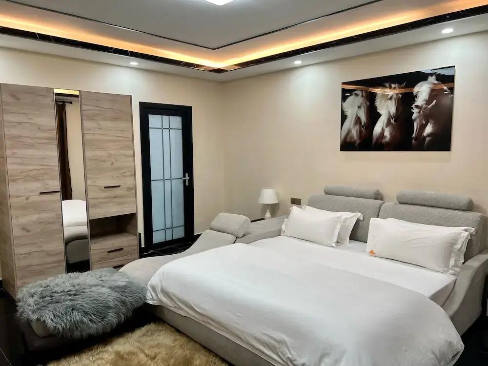 Colony Club Resort & Casino (The old Palm Spring Resort) - главное фото