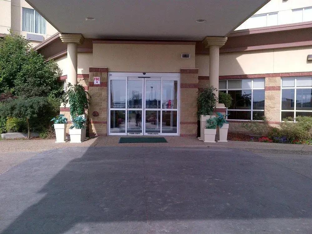 Holiday Inn Sherwood Park Conference Ctr - главное фото