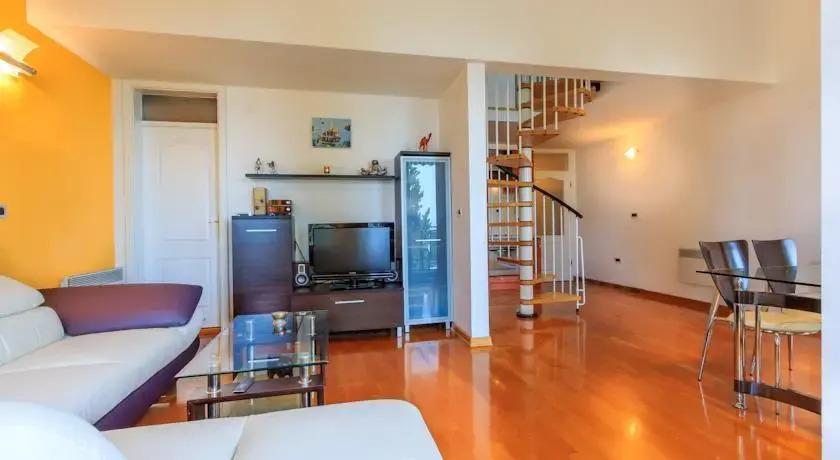 Apartment Near The Beach - главное фото