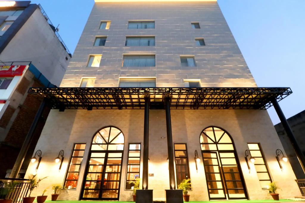 Hotel Palmdale - главное фото
