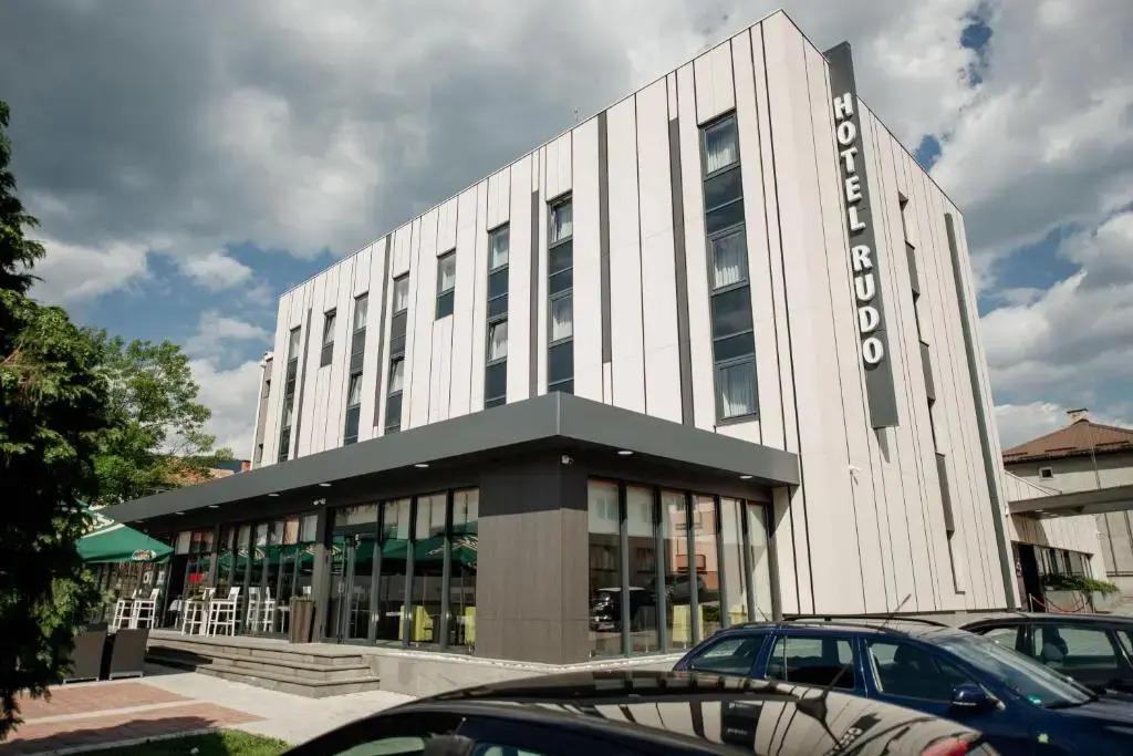 Hotel Comsar Rudo - главное фото