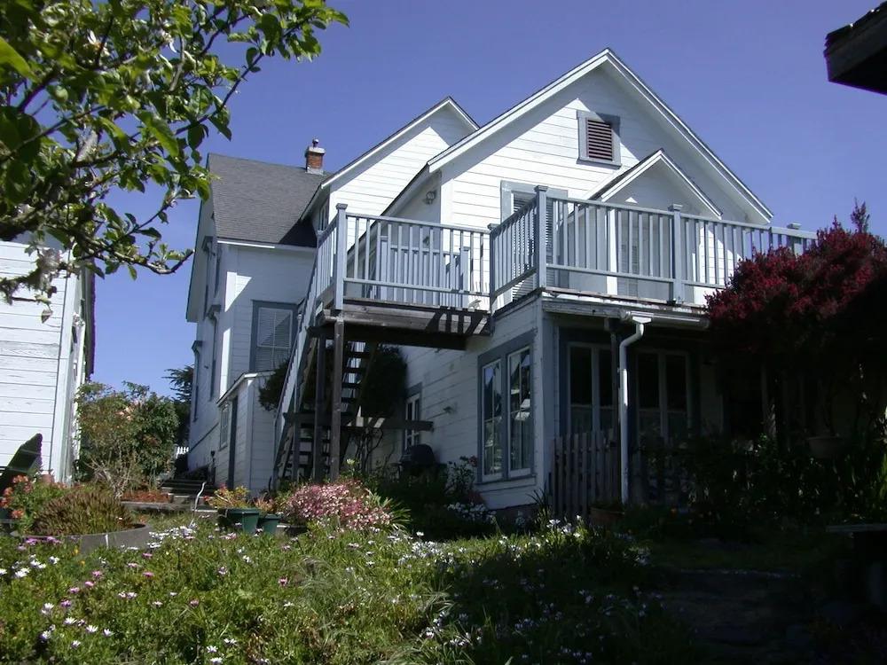 Nicholson House Inn - главное фото