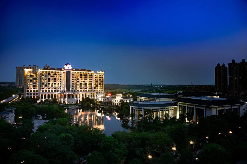 Evergrande Hotel Nanchang - главное фото