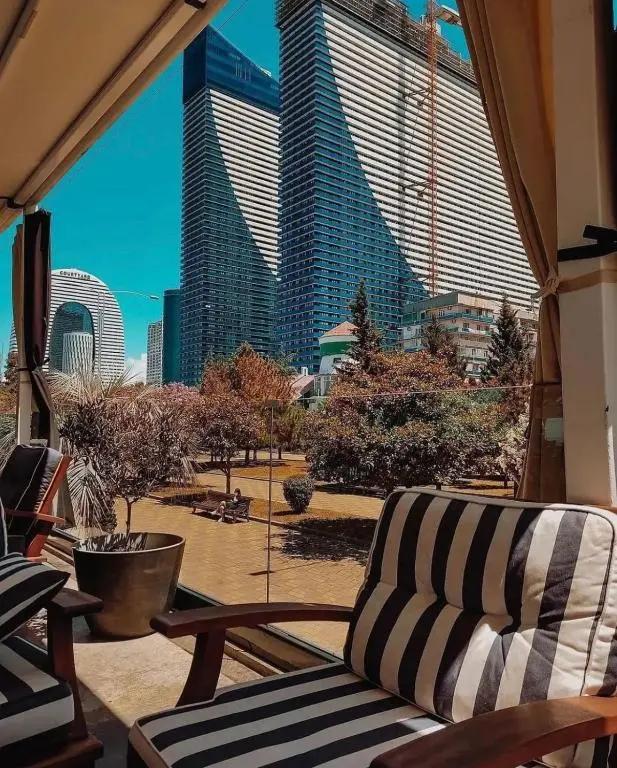 Hotel Orbi City Suite - главное фото