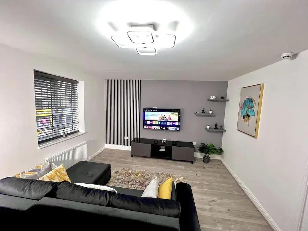 Stylish Spacious 1Bd Apt-kingbed-10min Heaton Park - главное фото