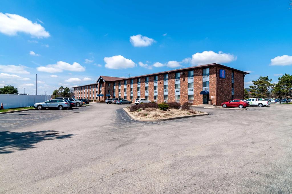 Motel 6 Naperville, IL - главное фото