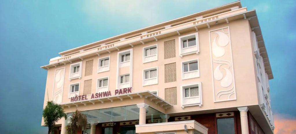 Hotel Ashwa Park - главное фото
