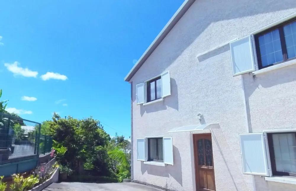 Apartment With 3 Bedrooms in Petite Île, With Wonderful sea View, Enclosed Garden and Wifi Near the Beach - главное фото