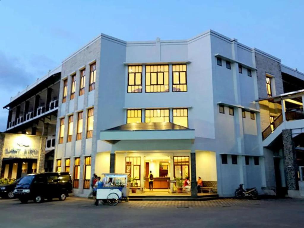 Laut Biru Resort Hotel - главное фото