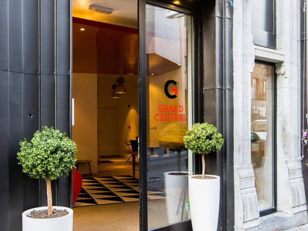 Grand Central Apartments - главное фото