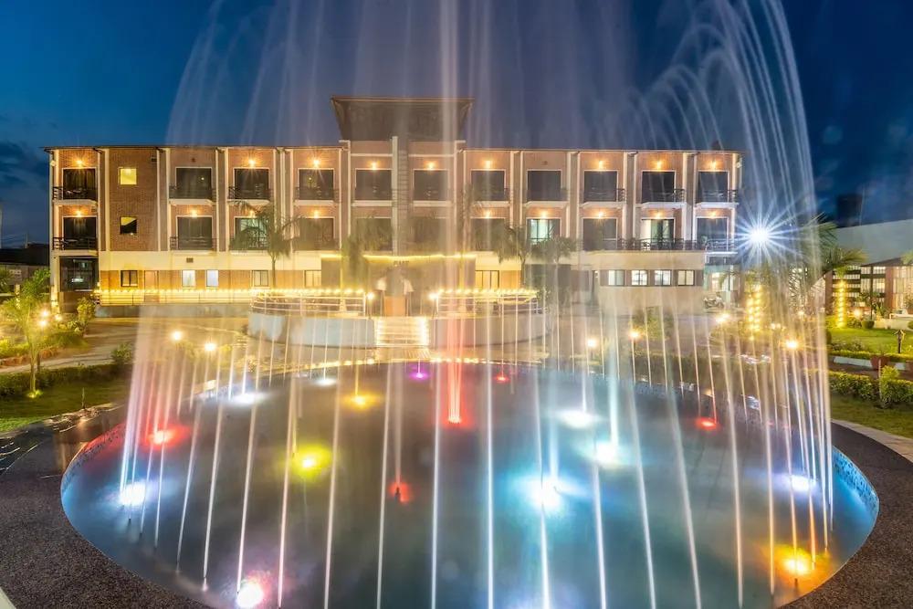 Chitwan Midtown Hotel - главное фото