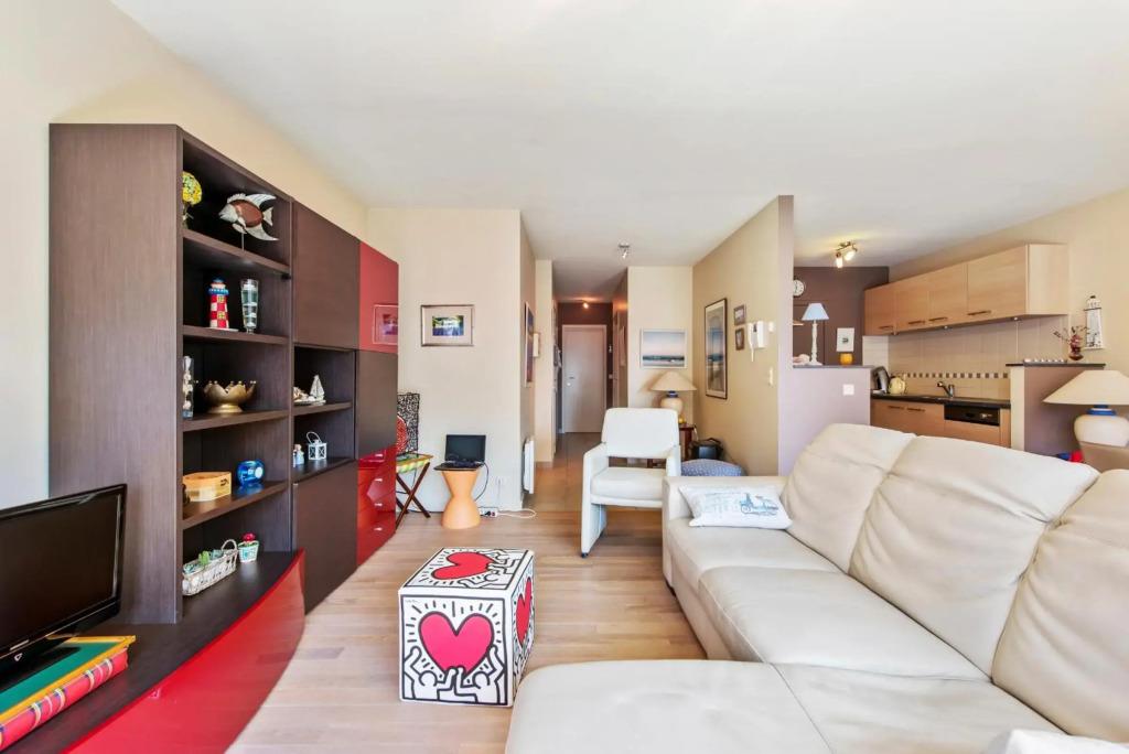 Bright apartment with 2 terraces in De Panne - главное фото