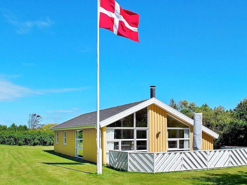 4 Star Holiday Home in Hjørring - главное фото