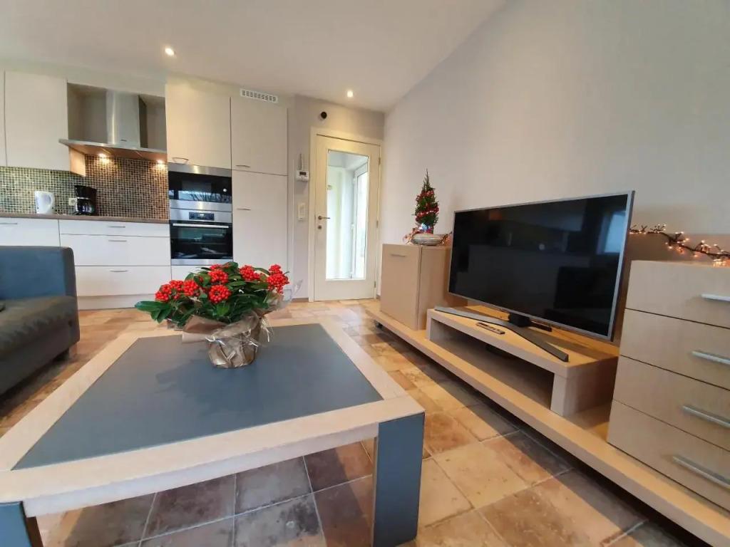 Alix - главное фото