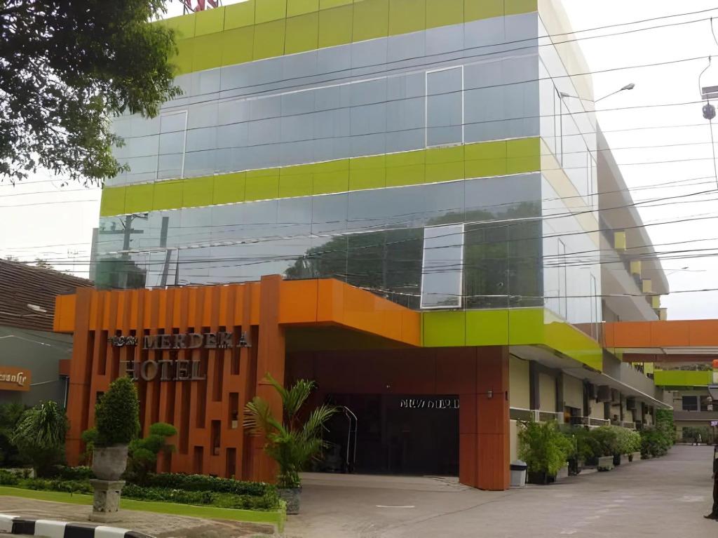 Hotel New Merdeka Pati - главное фото