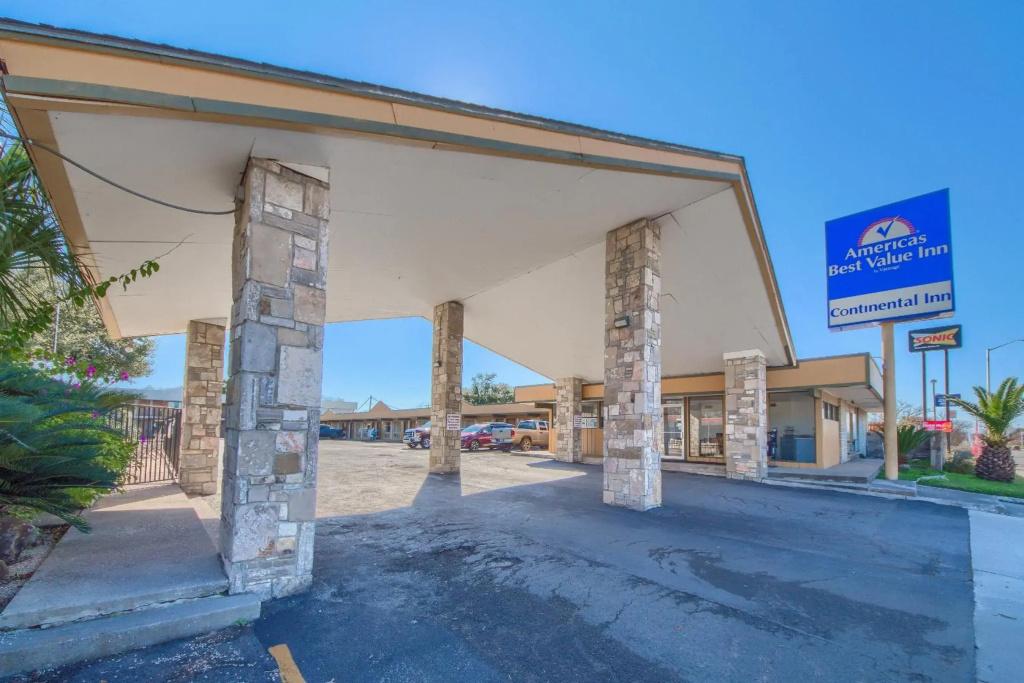 Americas Best Value Inn Uvalde - главное фото