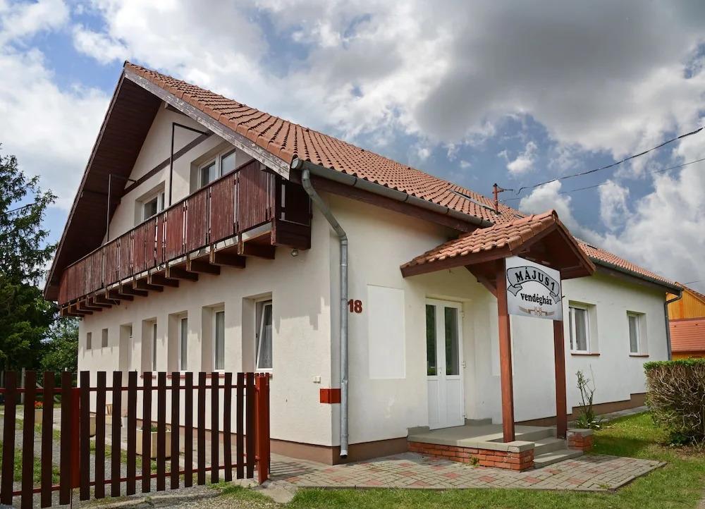 Május 1 Vendégház - главное фото