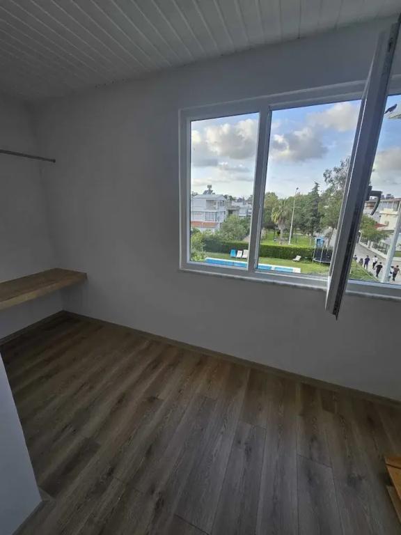 VILLA OLINDA 4 BED with huge garden - главное фото