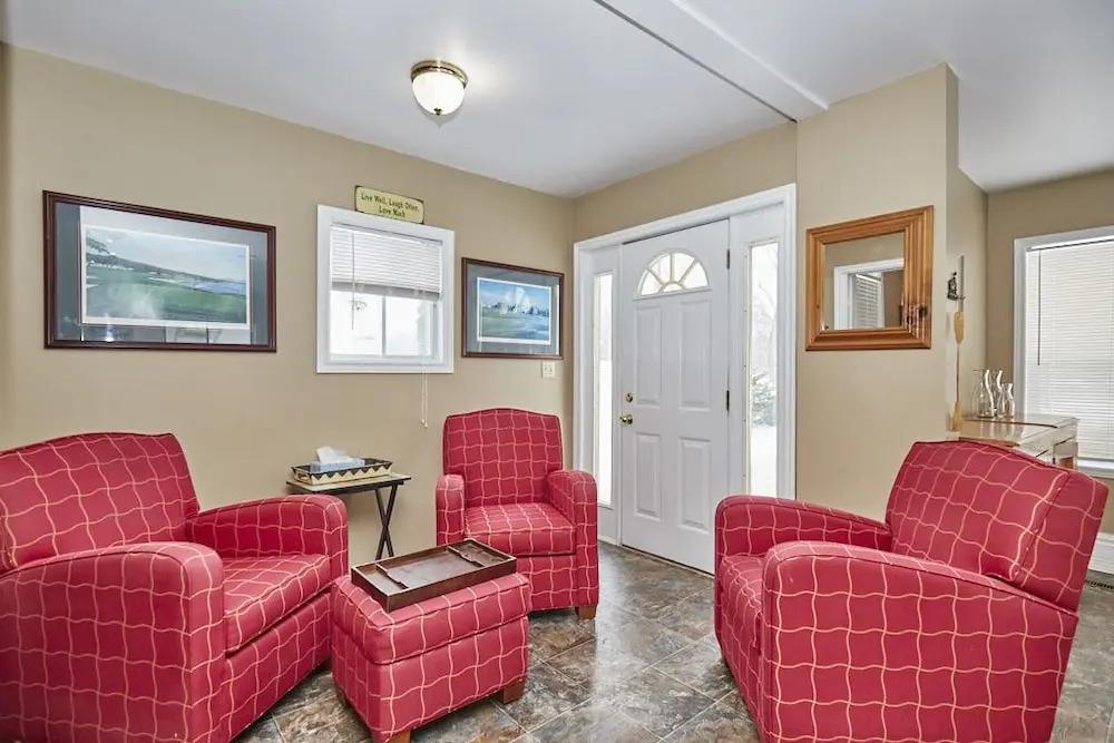 Riverfront Retreat - главное фото