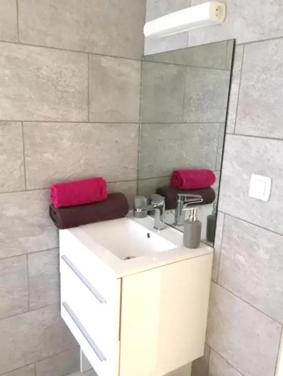 Apartment With one Bedroom in Les Trois Bassins, With Wonderful Mounta - главное фото