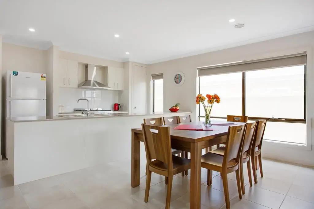 Serviced Houses Point Cook - главное фото