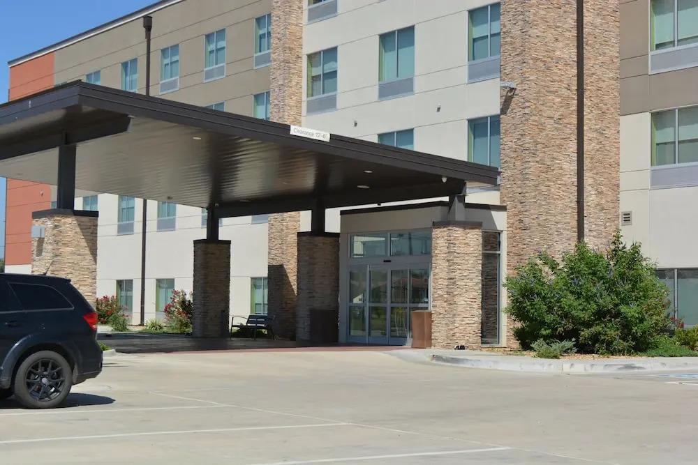 Holiday Inn Express & Suites Liberal - главное фото