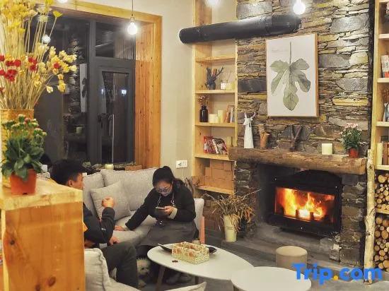 September Mountain Art Hotel - главное фото