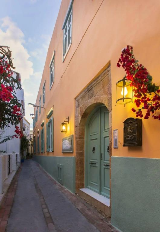 Efchi Suites 1904 - главное фото