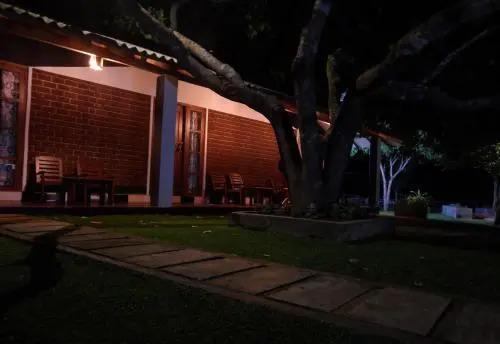 Eco Hotel Black & White - Anuradhapura - главное фото