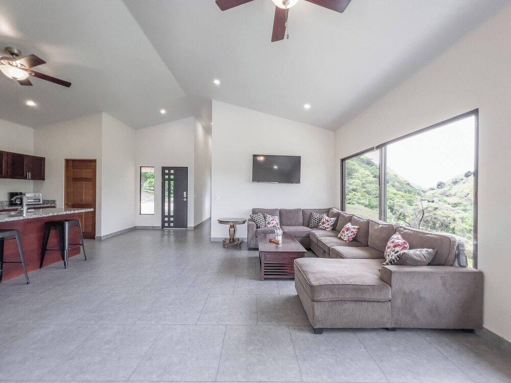 Journeys End-stunning Views In Gated Community - главное фото