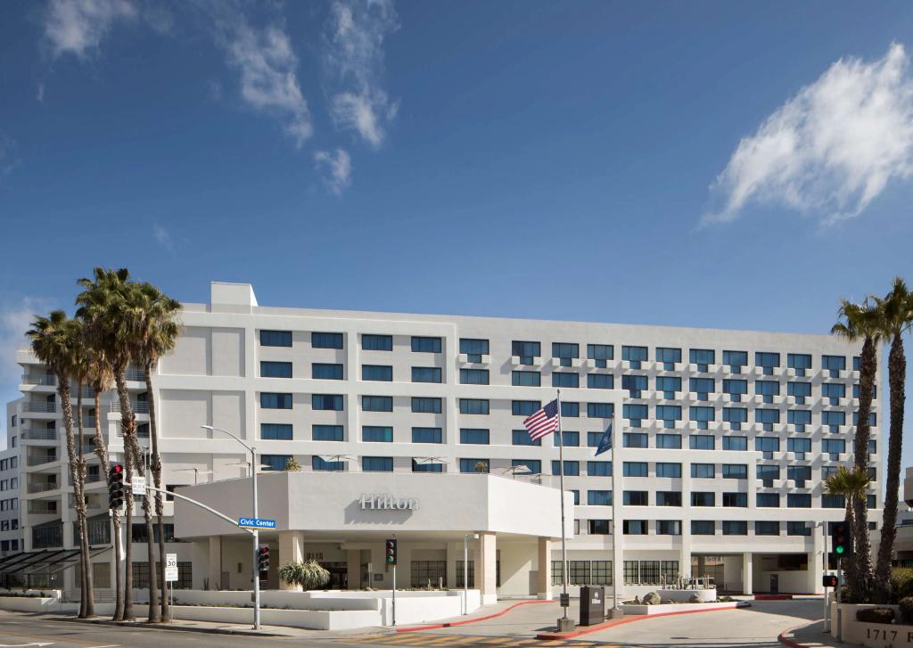 Hilton Santa Monica Hotel & Suites - главное фото