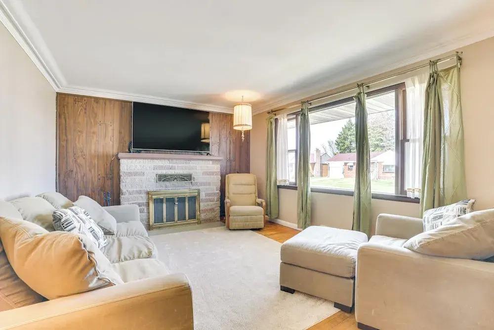 Walk to Beach: Lake-view Home in Alpena! - главное фото