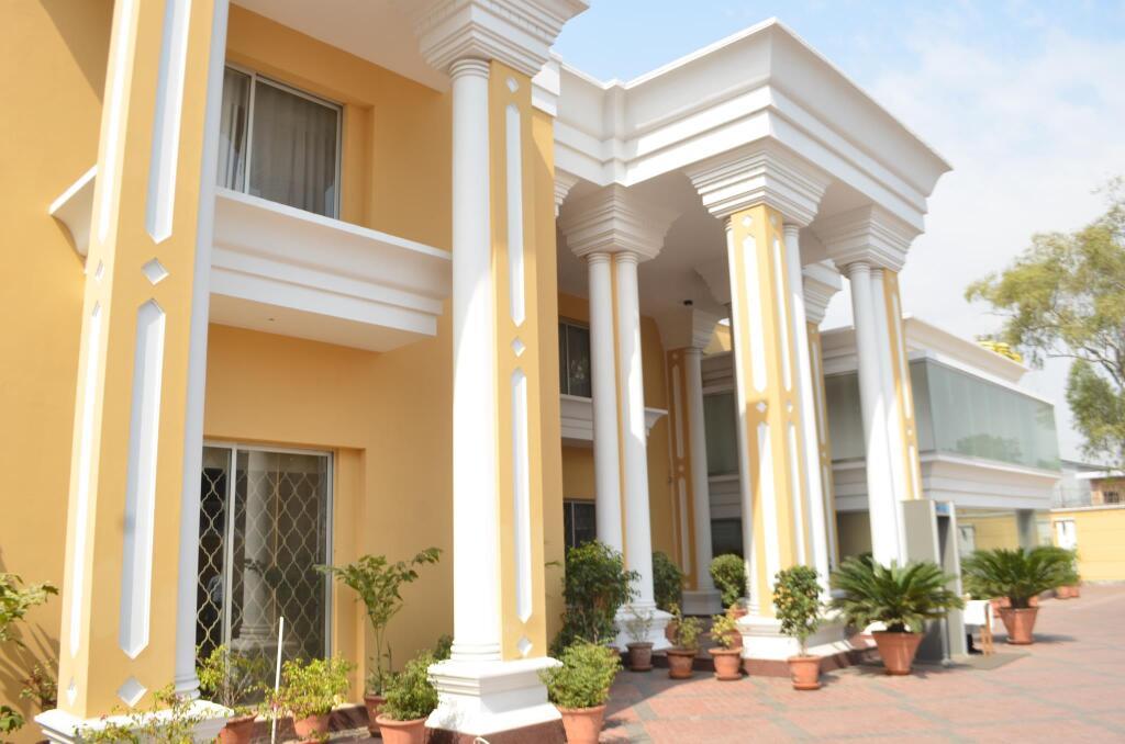 Hotel One Tariq Road Multan - главное фото