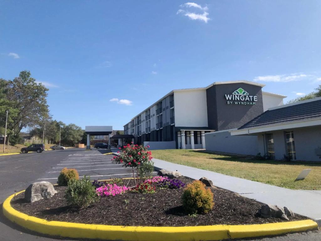 Best Value Inn Bloomington - главное фото