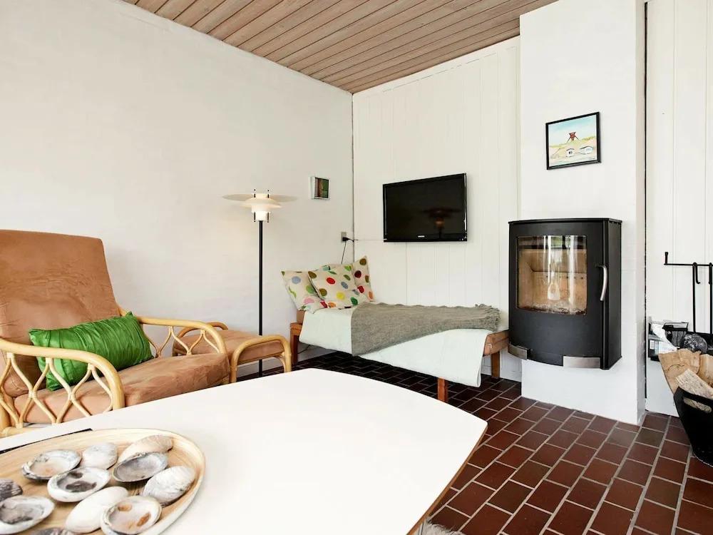 Cozy Holiday Home in Pandrup With Terrace - главное фото