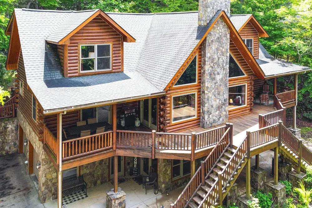 Hike, Fish & Golf: Burnsville Retreat w/ Deck! - главное фото