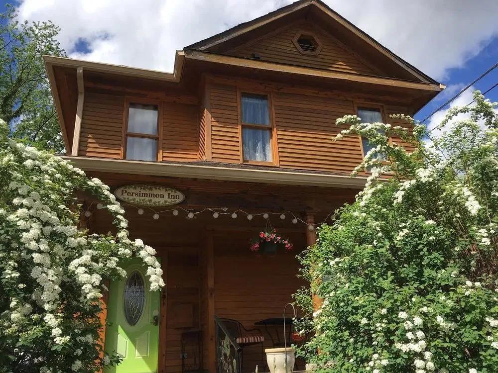 Persimmon Inn - главное фото