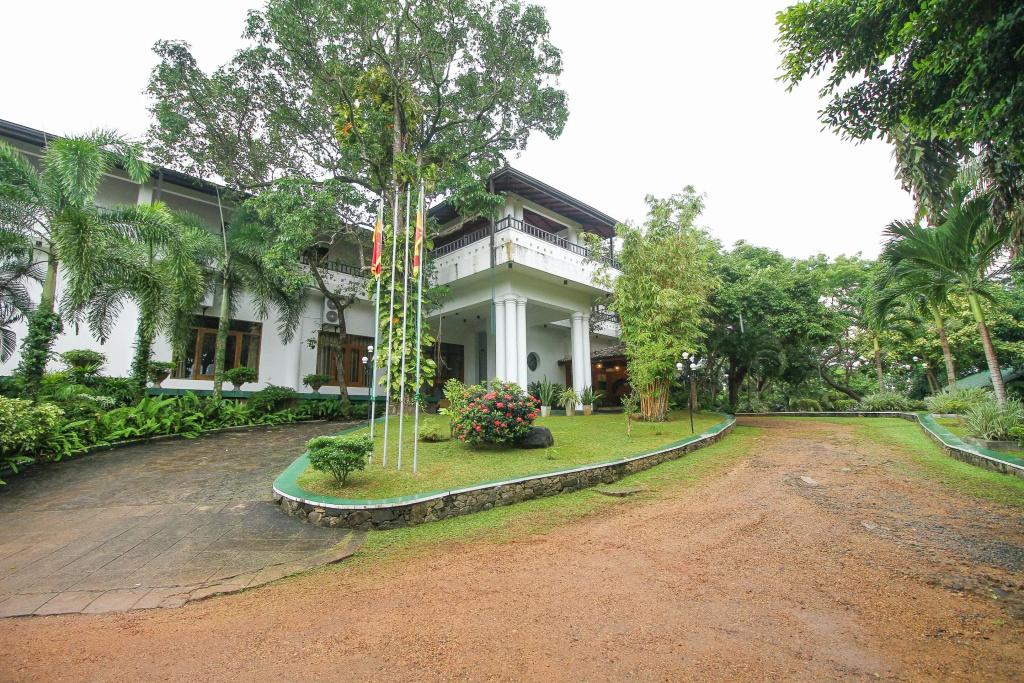 OYO 396 Lotus Paradise Nature Resort - главное фото