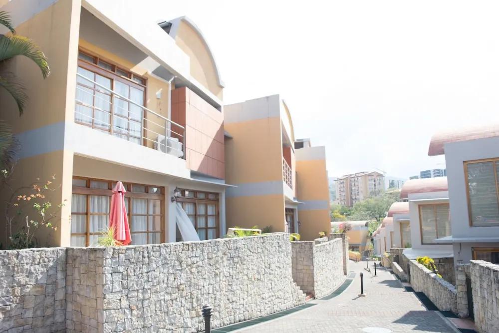 Luxury Escazu Townhouses CR - главное фото