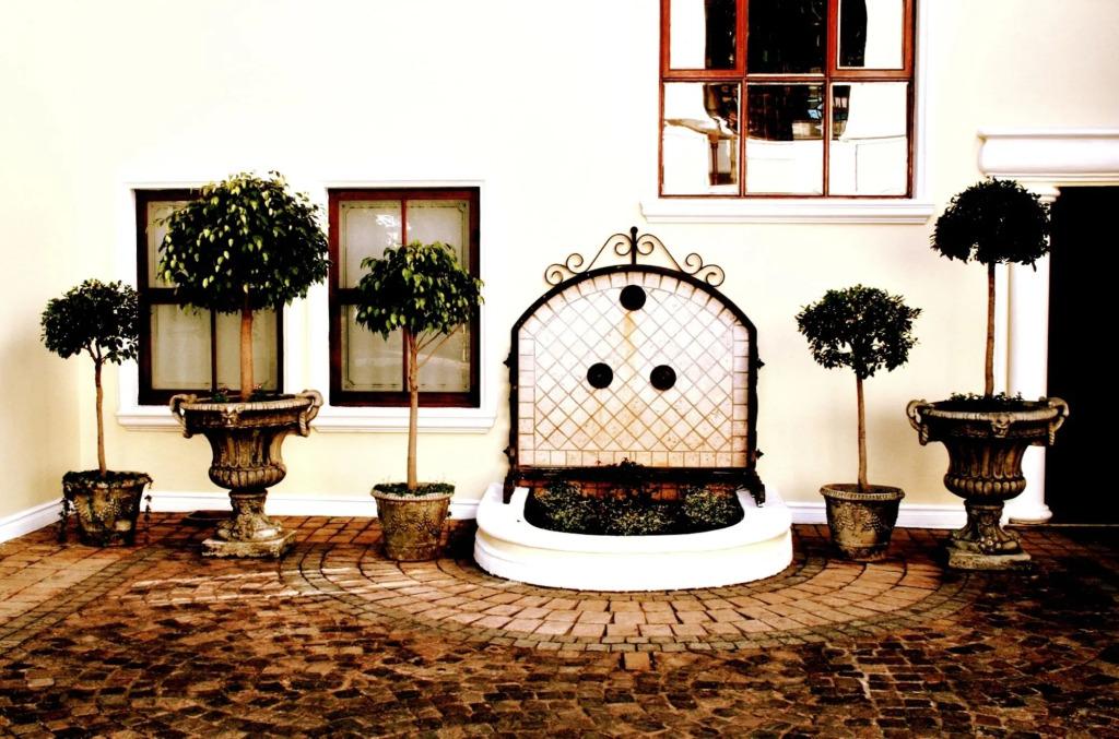 Cricklewood Manor - главное фото