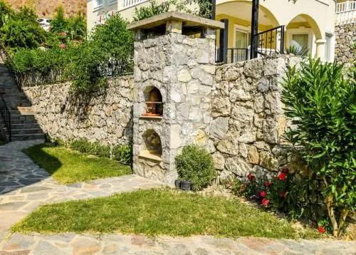 Lakestone Villa - главное фото