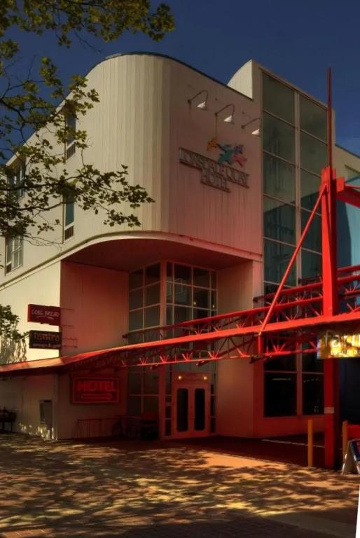 Lonsdale Quay Hotel - главное фото