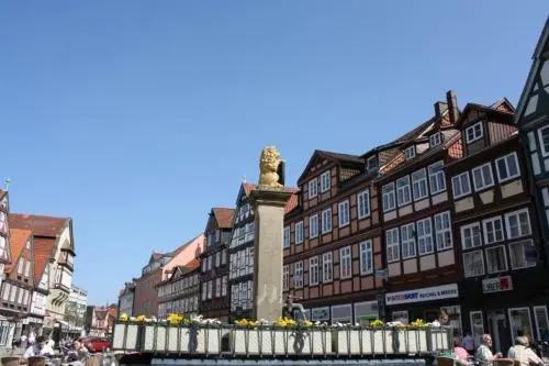 Pension Française Les Volets Bleus - главное фото