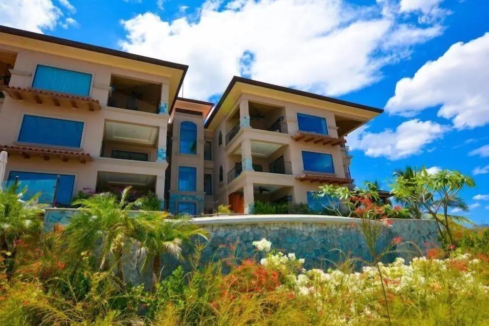 Jaguar Village B-3 - главное фото