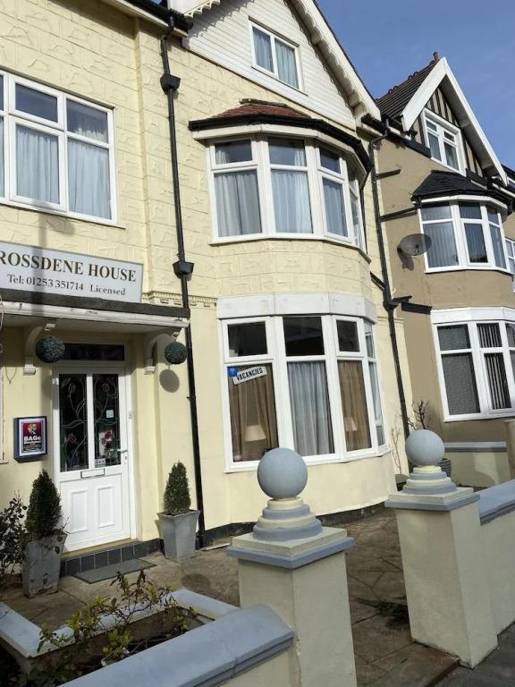 Rossdene House - главное фото