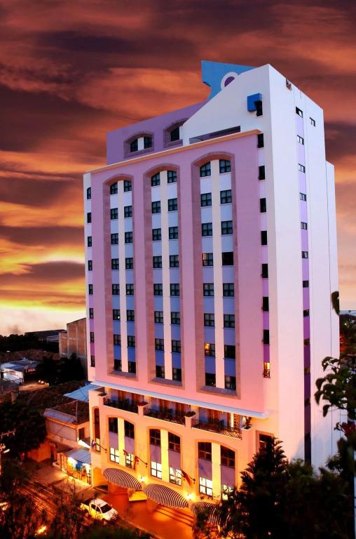 Hotel Plaza Juan Carlos - главное фото